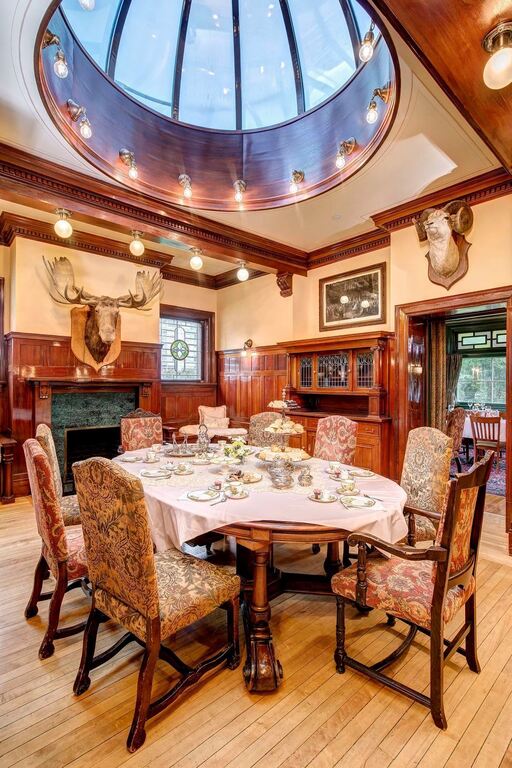 Lougheed House